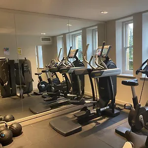 https://student-castle-bath.tophotelsbath.com